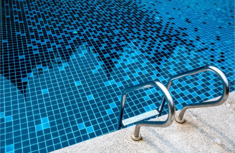 Impermeabilização de piscinas, entenda o processo